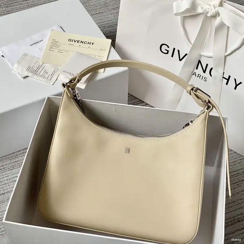 2206RF0012 Bag Givenchy 0811